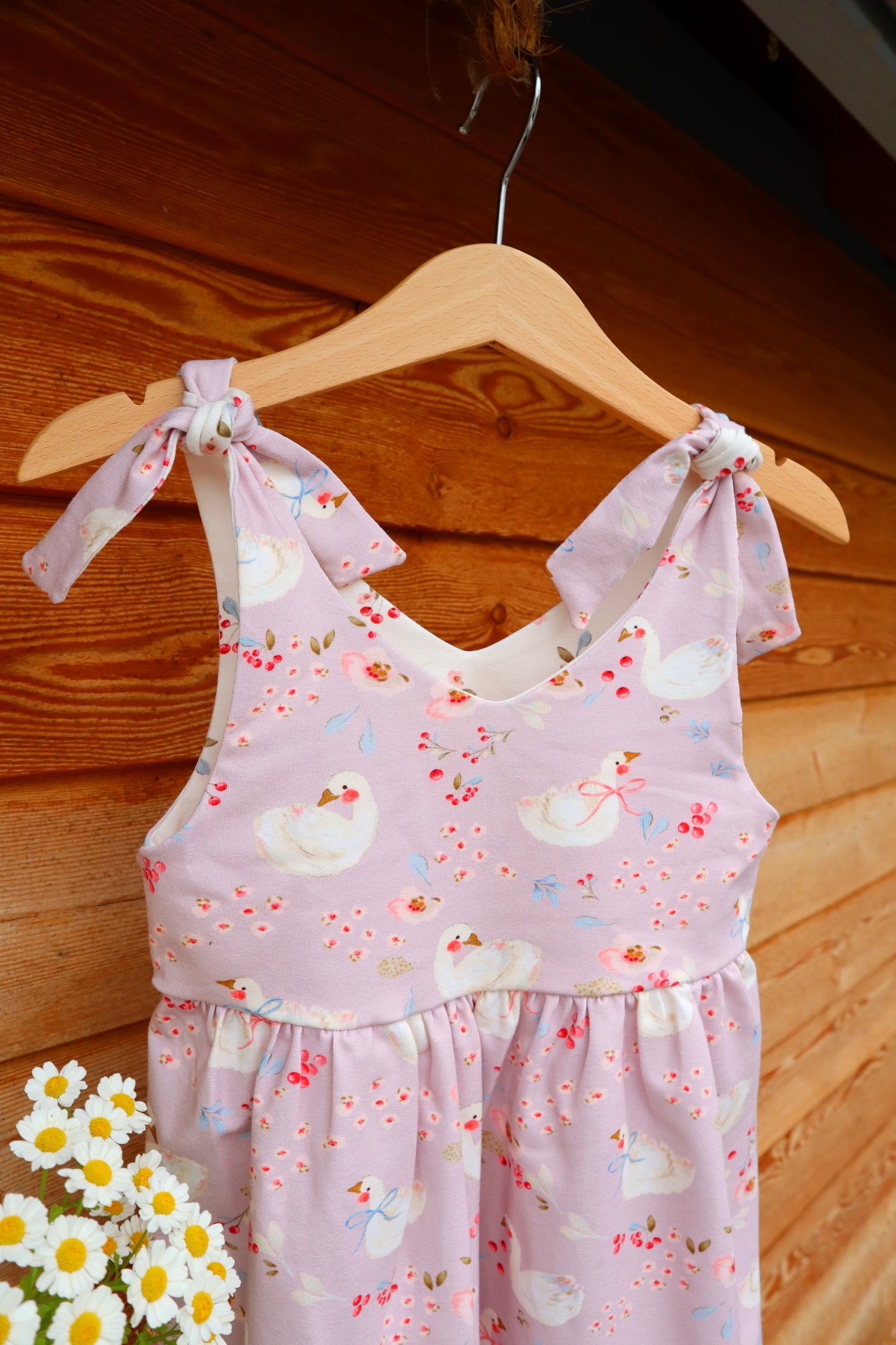 Kleid "Schwan" mit verstellbaren Trägern